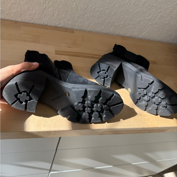 Lucky Suede Boot size 7 - Picture 2 of 3